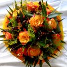 Rosenstrauß mit Pralinen