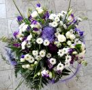 Sommerblumenstrauß in violett/weiß