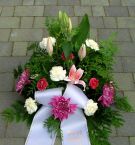 kleines gestaffeltes Trauergesteck