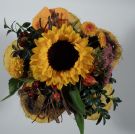 Sonnenblumenstrauß mit Herbstdeko